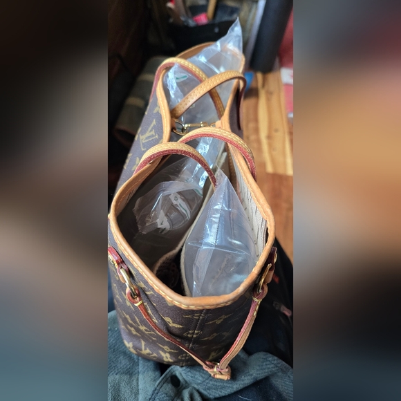 Louis Vuitton Brown Monogram Shoulder Bag - Picture 12 of 14